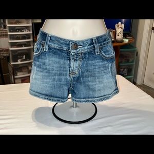 **BKE STELLA LOW RISE DENIM SHORT SIZE 29 EXCELLENT CONDITION